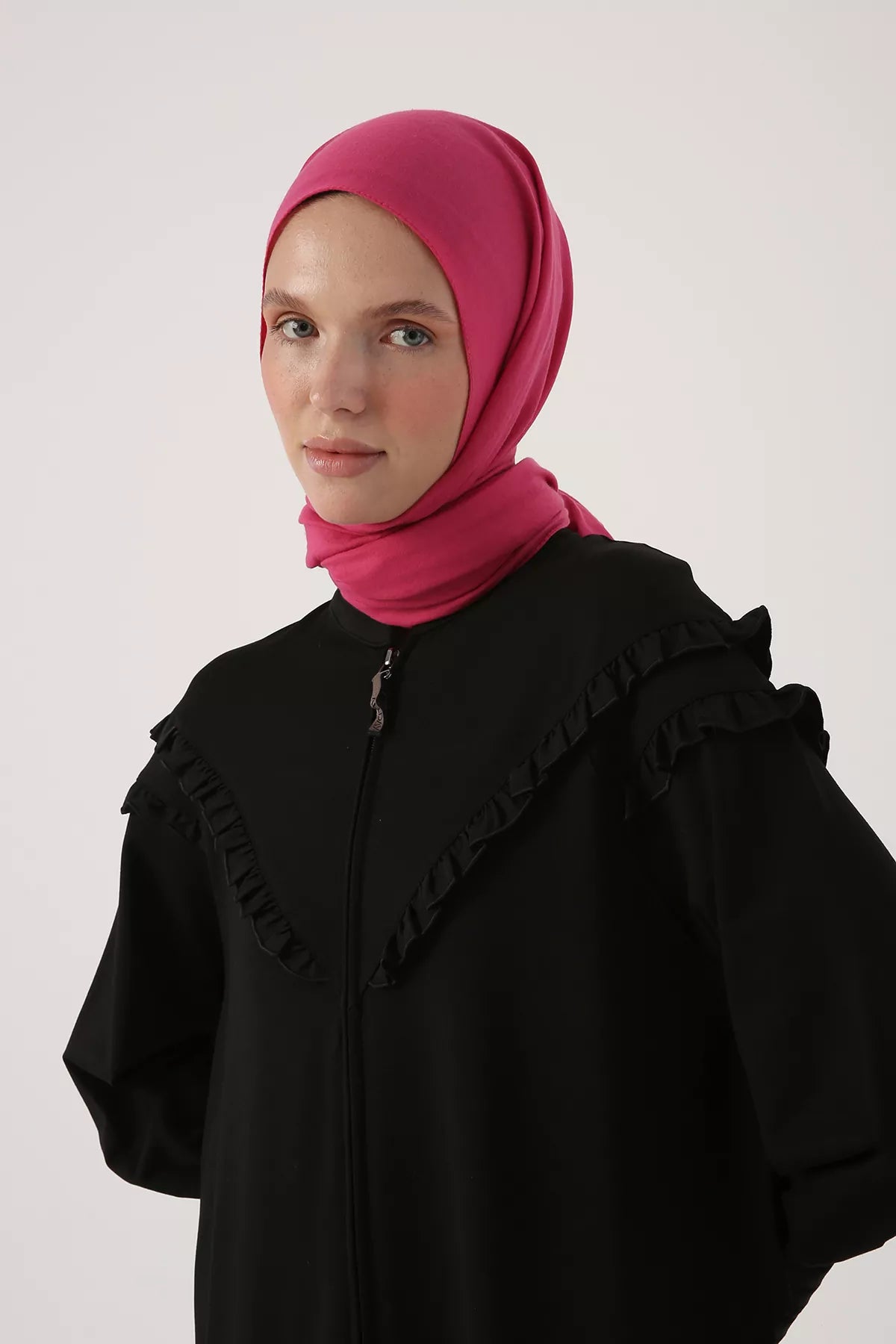 Ruffle Detailed Comfortable Abaya - Black