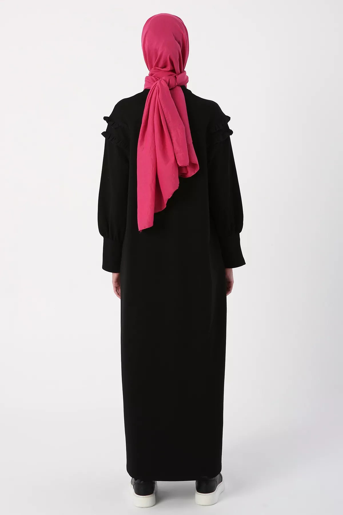 Ruffle Detailed Comfortable Abaya - Black