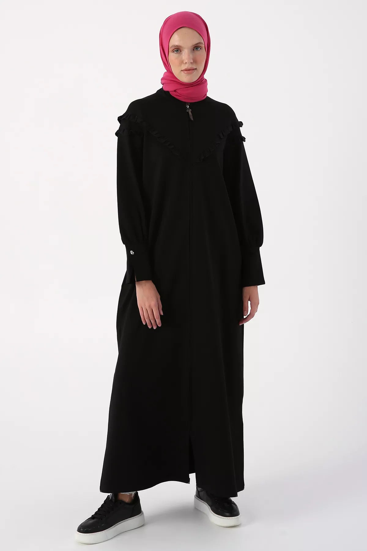 Ruffle Detailed Comfortable Abaya - Black